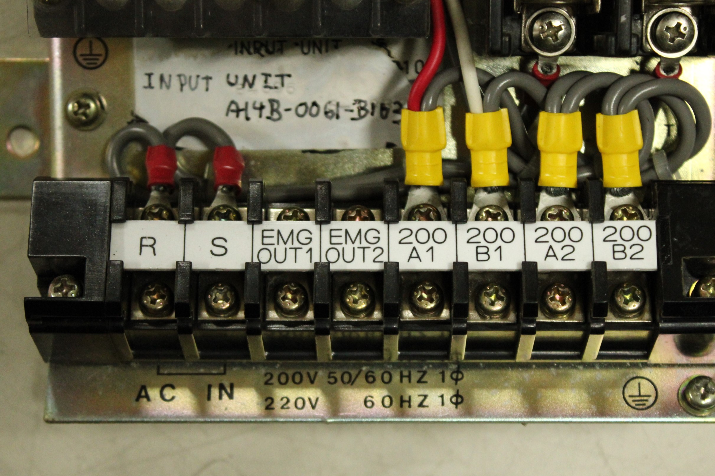 Fanuc Input Unit A14B-0061-B163 - Vista Lateral | Fanuc A14B-0061-B163