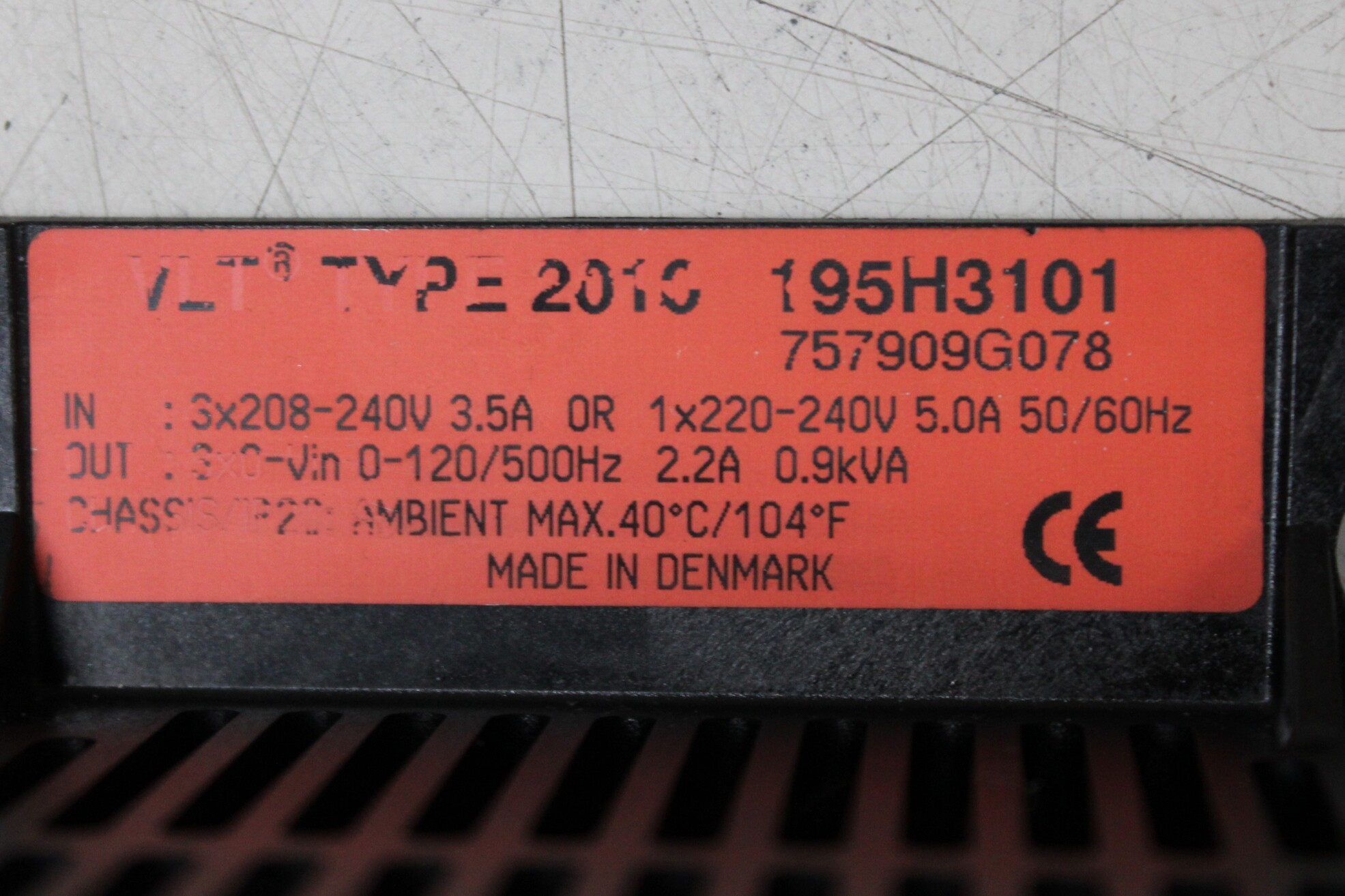 VLT® (Variable Frequency Drive / Variador de frequência) - Vista Traseira | Danfoss 195H3101