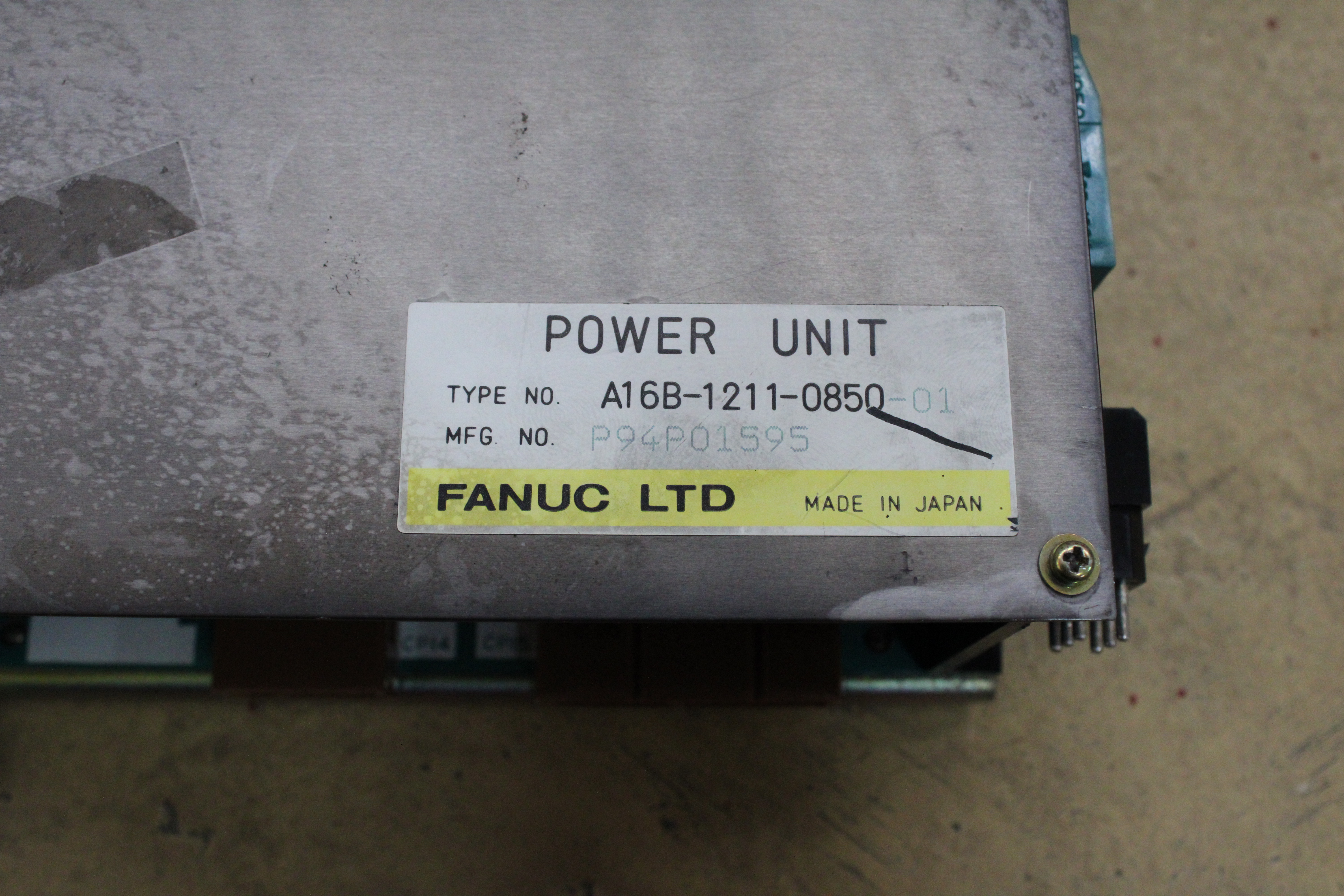 Fanuc Power Supply Unit A16B-1211-0850-01 - Vista Lateral | Fanuc A16B-1211-0850-01